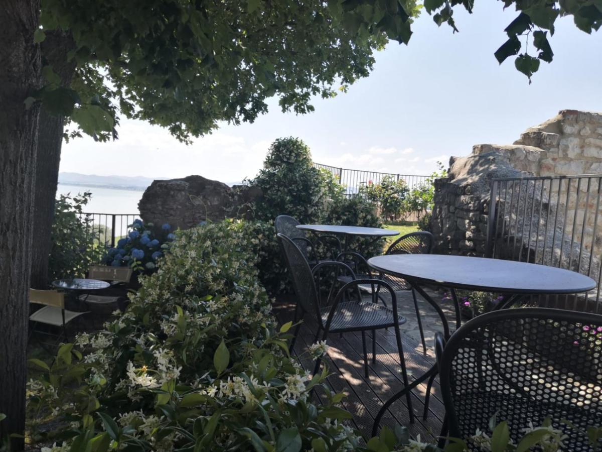 Bed and Breakfast Il Torrione Кастильоне-дель-Лаго Экстерьер фото